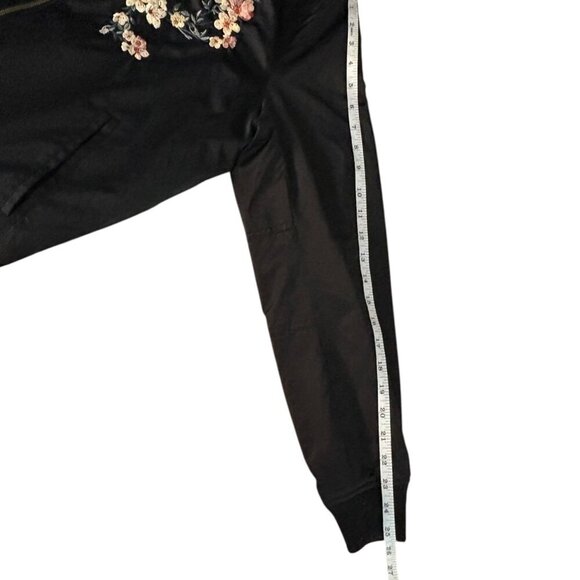 American Eagle Black Embroidered Bomber Jacket Size Medium - Picture 12 of 13